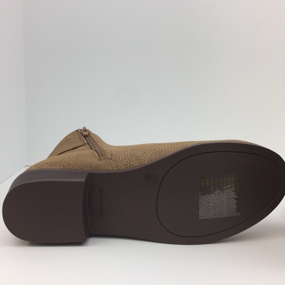 Cushion Walk Low Rider Ankle Bootie - Picture 6 of 8